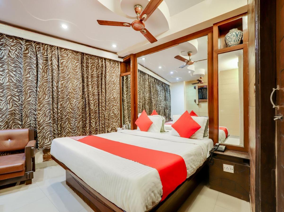 Oyo 27156 Roma Dx Hotel New Delhi Exterior photo