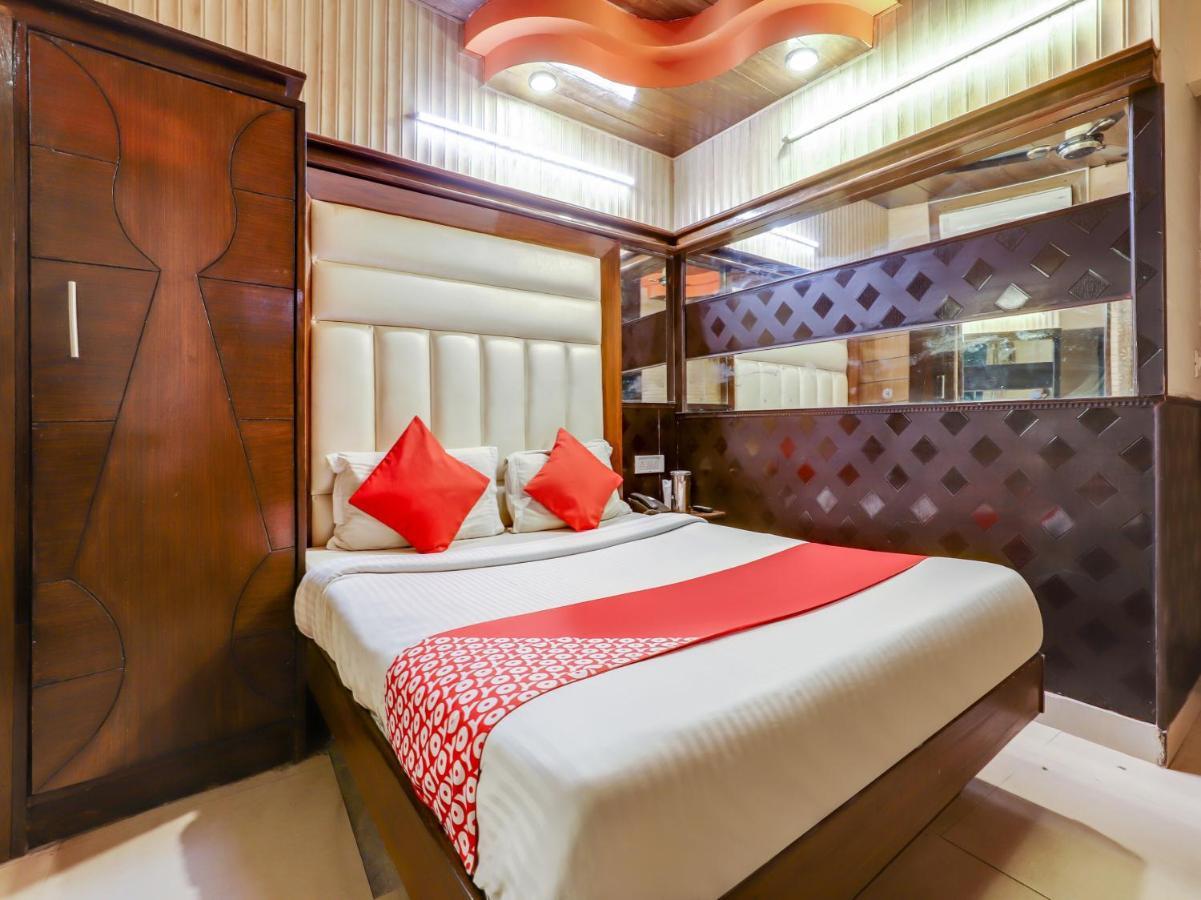 Oyo 27156 Roma Dx Hotel New Delhi Exterior photo