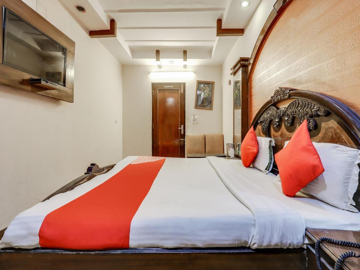 Oyo 27156 Roma Dx Hotel New Delhi Exterior photo