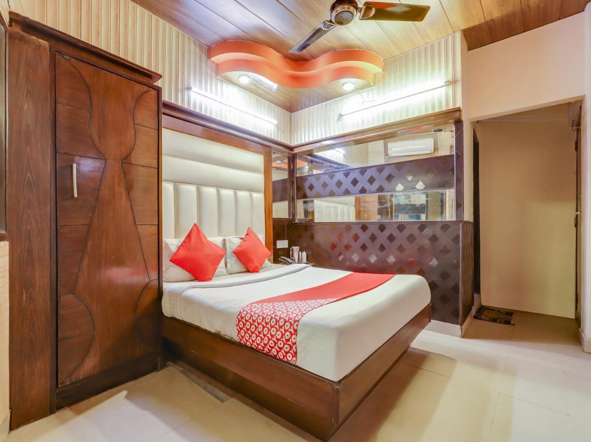Oyo 27156 Roma Dx Hotel New Delhi Exterior photo