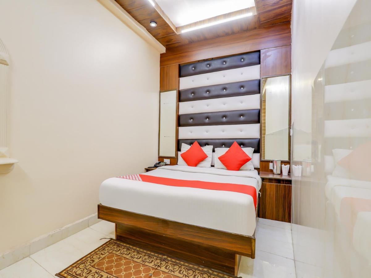 Oyo 27156 Roma Dx Hotel New Delhi Exterior photo