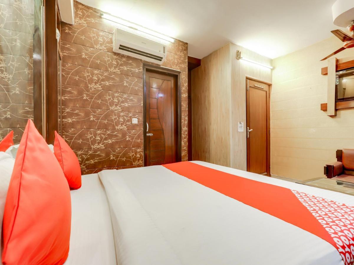 Oyo 27156 Roma Dx Hotel New Delhi Exterior photo